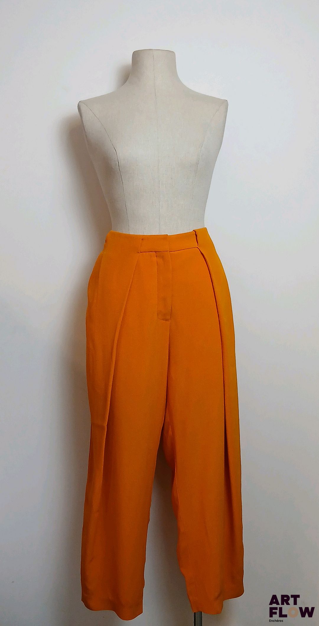 BALMAIN - Pantalon orange à pinces en viscose, 2 poches arrières - Taille 40 Prix boutique initial : 1190 €