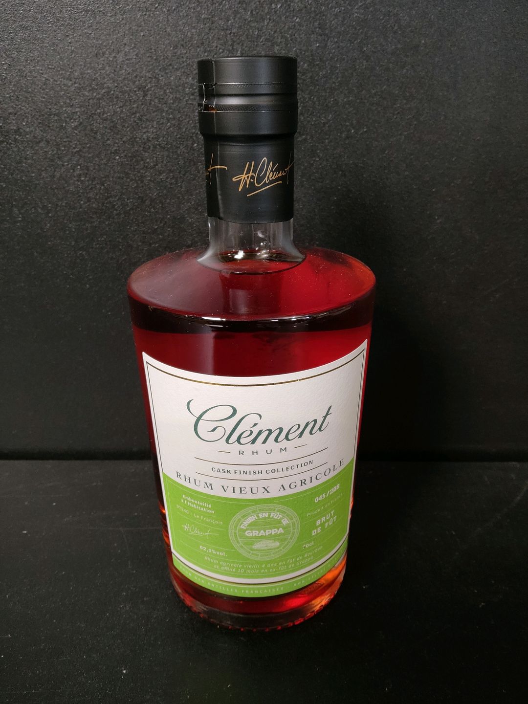 Bouteille de vieux rhum agricole Clément Grappa