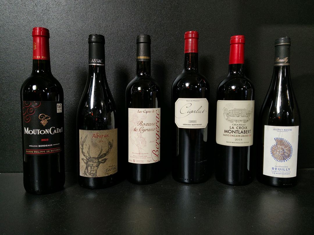 Lot de 6 bouteilles de vin rouge dont : Château La Croix Montlabert 2018 Saint-Emilion Grand Cru, Mouton Cadet 2023 Baron Philippe de Rothschild, Cigalus 2021 Gérard Bertrand…