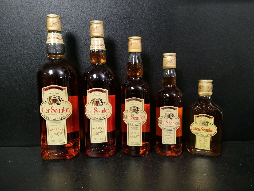 Lot de 5 bouteilles de whisky GLEN SCANLAN de format différents