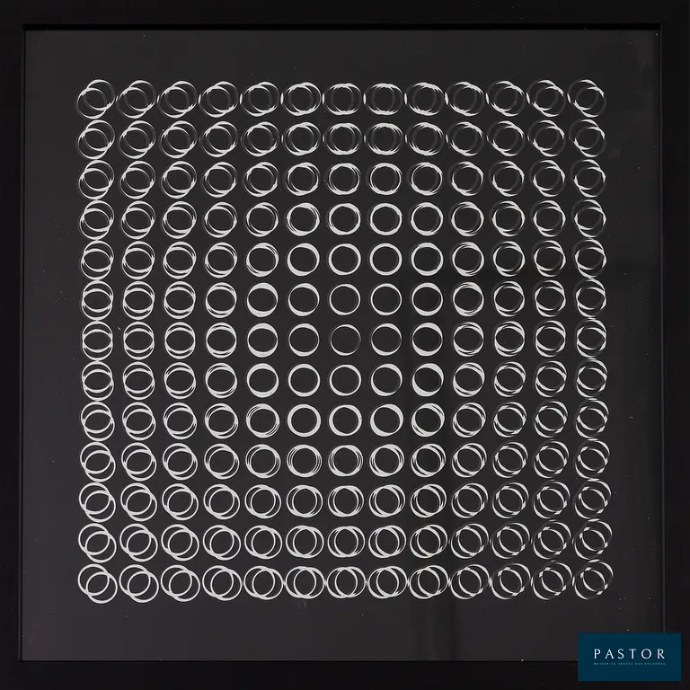 Victor VASARELY (1906-1997)
Composition cinétique III

Oeuvre double composée de 2 planches sur papier épais et sur papier calque donnant ainsi cette impression de 3e dimension
Dimensions : 27 x 27 cm dans un cadre noir 29 cm x 29 cm
Editée par les Editions du Griffon en 1972

Excellent état


Expédition obligatoire, jusqu'à 5 Lithographies dans votre colis pour 14,76€ TTC en France Métropolitaine, et 29,64€ TTC pour l'Europe