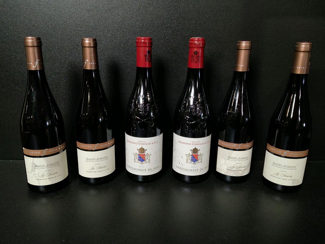 Lot de 6 bouteilles de vin rouge : 2 Domaine Usséglio Raymond & Fils Châteauneuf-du-Pape 2022 et 4 Ferraton Père & Fils La Source 2023