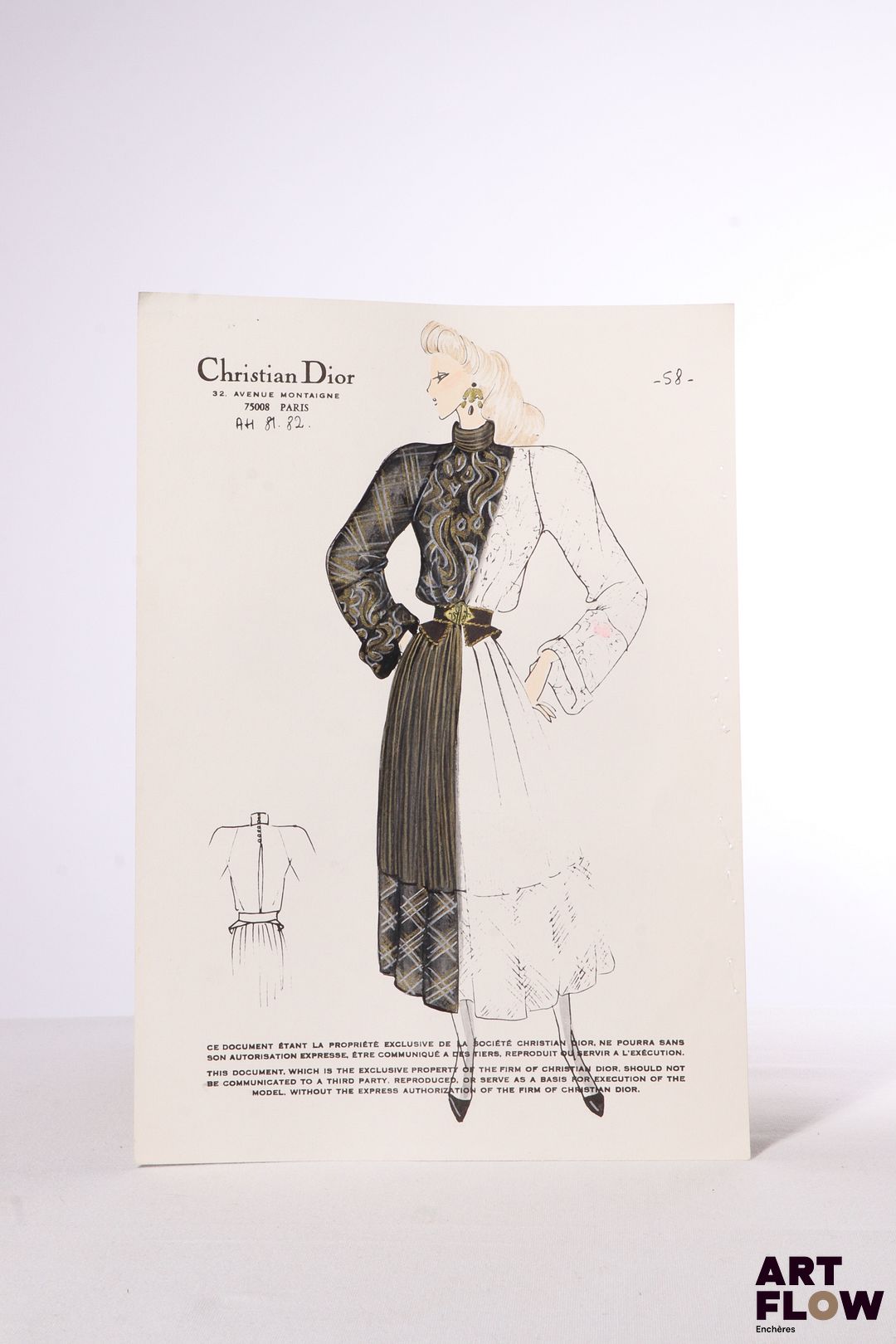 Christian DIOR, Collection Automne/Hiver 1981/1982 Silhouette 58 Technique mixte sur papier (gravure rehaussée à l'encre, gouache et crayon) 32 x 22,5 cm