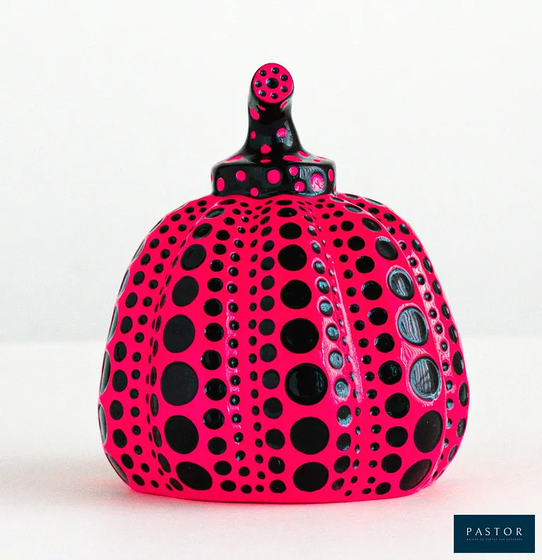 Yayoi KUSAMA
Mini Pumpkin (Black/Pink)

Edition de la célèbre citrouille de Kusama
Résine peinte de haute qualité, peinte à la main
Edition limitée de quelques centaines, versions réalisées par Yayoi Kusama Studio.
Estampillé Yayoi Kusama en dessous
9 x9x10cm ( 3.5" x 3.9" x 3.5")


Expédition obligatoire, jusqu'à 5 Lithographies dans votre colis pour 14,76€ TTC en France Métropolitaine, et 29,64€ TTC pour l'Europe