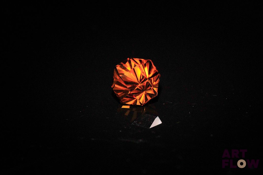 Citrine carrée à pans coupés. Probablement Brésil, VVS. 2.28 cts. 8.0mm x 8.0mm