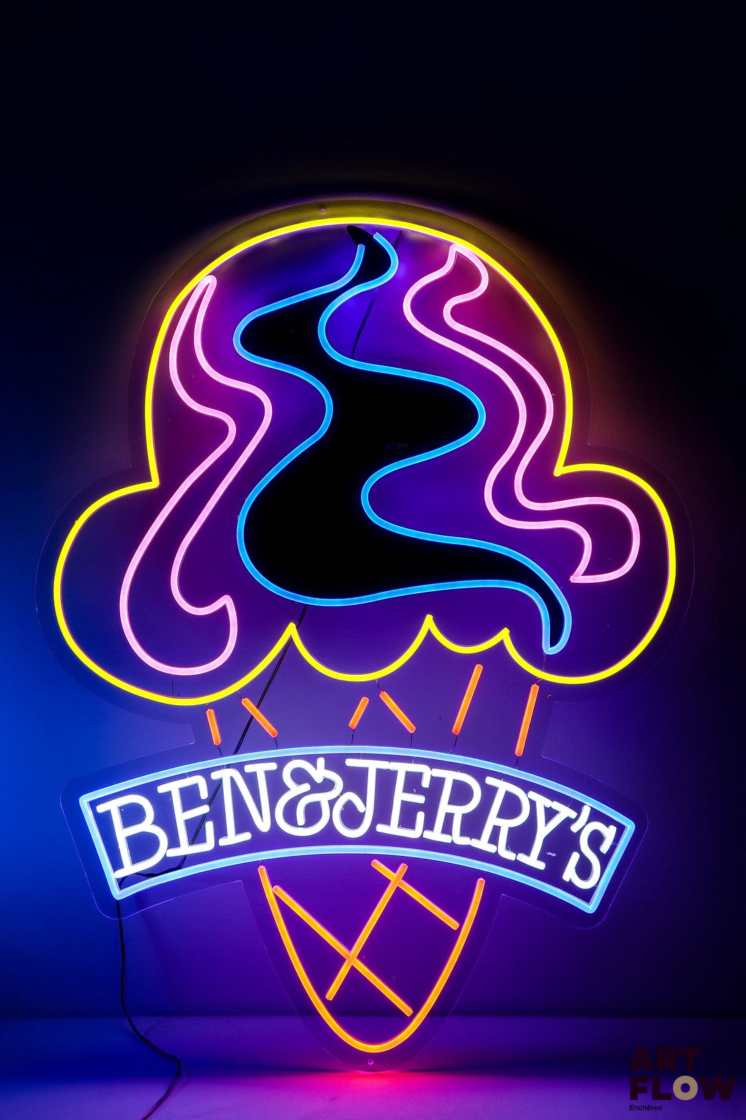 Enseigne neon Ben & Jerry's Dimensions : 90 x 69,5 cm Fonctionnelle
