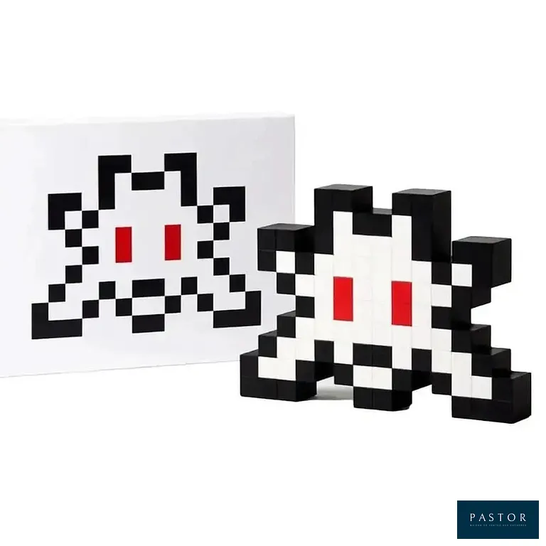 SPACE INVADER (1969)
Little big space

Sculpture 3D en vinyle
Edition limitée à 5000 exemplaires,

  dans sa boite d'origine sous blister avec le numéro d'authentification sur la boite.
  Dimensions : 28 x 20 x 4 cm
  
  Excellent état


Expédition obligatoire, jusqu'à 5 Lithographies dans votre colis pour 14,76€ TTC en France Métropolitaine, et 29,64€ TTC pour l'Europe