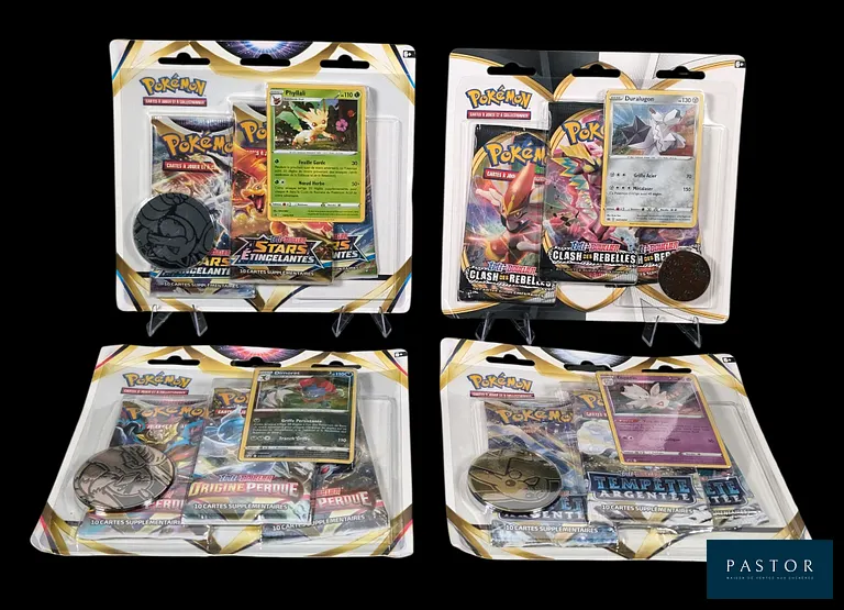 Ensemble de 4 tripacks Pokémon du bloc Épée&Bouclier.
- Clash des Rebelles (EB2)
- Origine perdue (EB11) 
- Tempête argentée (EB12) 
- Stars Étincelantes (EB9).
En français.