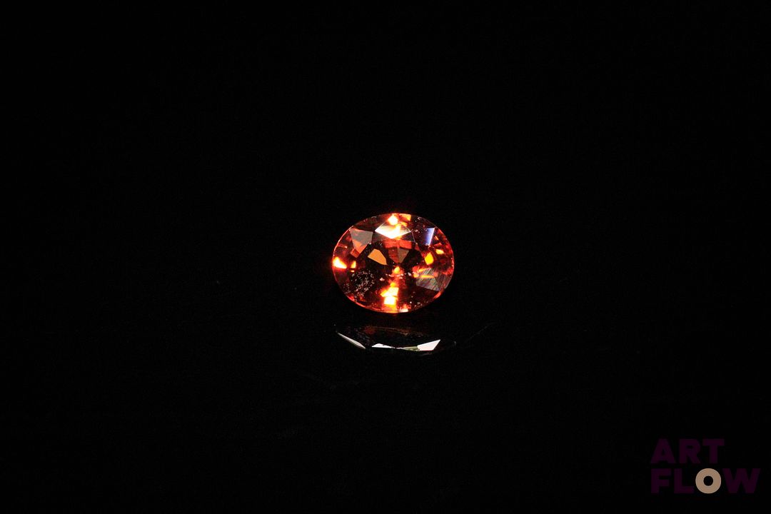 Zircon naturel cognac ovale. Probablement Tanzanie, non chauffé. 1.08 ct. 6.0mm x 5.0mm