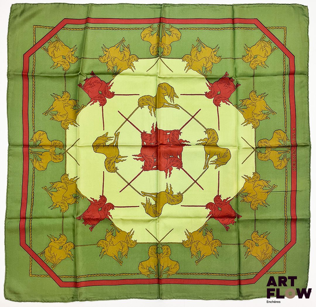 HERMÈS Modèle "Les Licornes" Carré en twill de soie d'après Michel DUCHENE 1ere édition 1985 90 x 90 cm