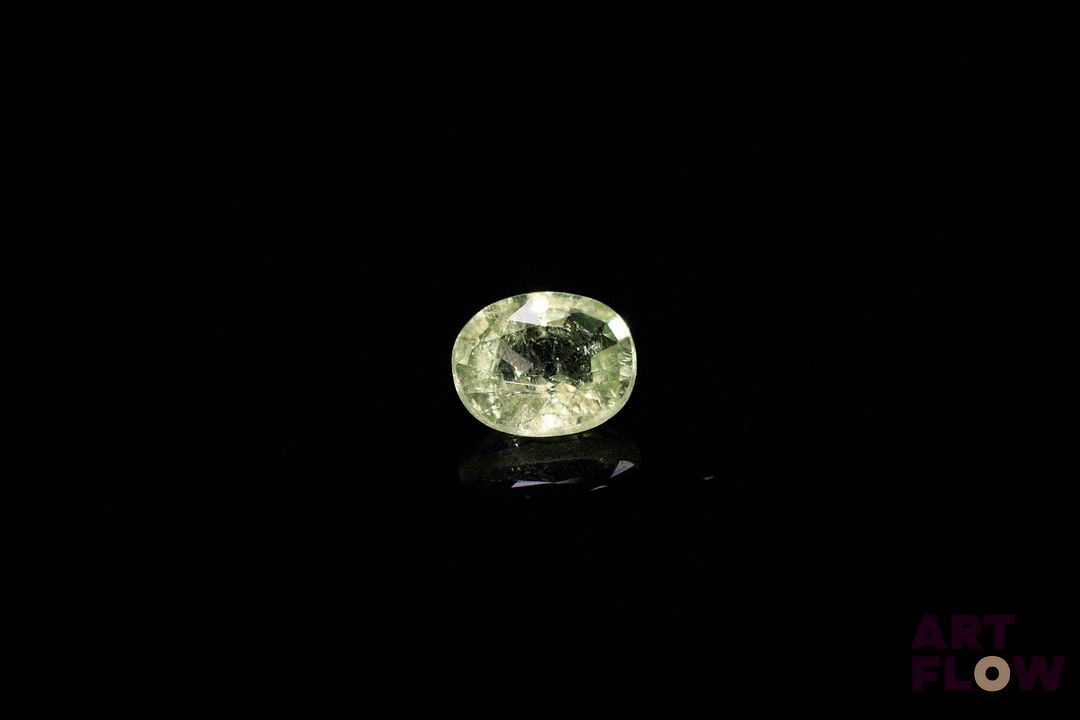 Tourmaline verte ovale. Jolie couleur, non chauffée. 2.28 cts. 8.0mm x 8.0mm