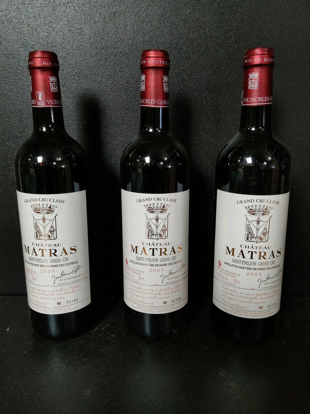 3 bouteilles de vin rouge du Château Matras Saint-Émilion GCC 2005