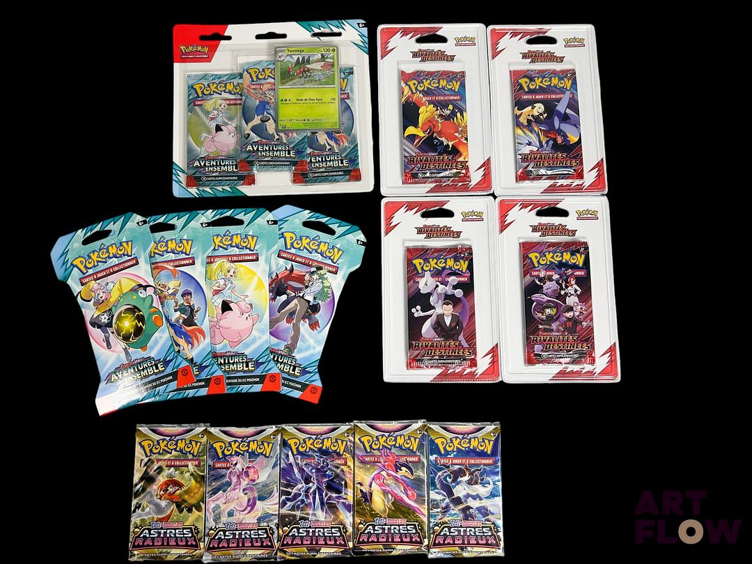 Lot Pokemon comprenant : - 1 Artset de 5 boosters de la série Epée et bouclier : Astres radieux (EB10) - 1 Artset de 4 blisters de la série Ecarlate et violet : Rivalités destinées (EV10) - 1 Artset de 4 blisters cartonnés de la série Ecarlate et violet : Aventures ensemble (EV09) - 1 Tripack de la série Ecarlate et violet : Aventures ensemble (EV09) Scellés En Français
