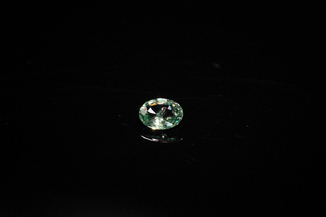 Saphir ovale. Jolie couleur, VS, non chauffé. 0.44 ct. 5.0mm x 4.0mm