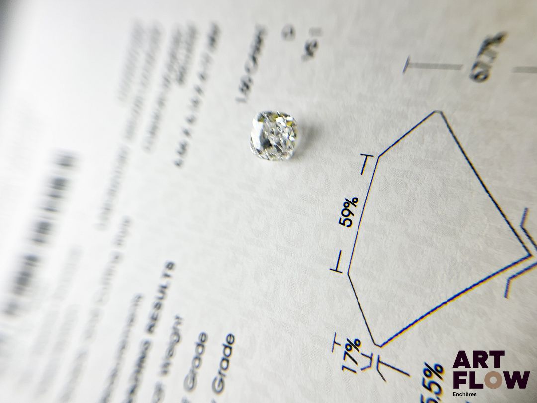 Diamant de synthèse de 1,5 carats de forme coussin MODIFIED, avec certificat précisant : D, VS1