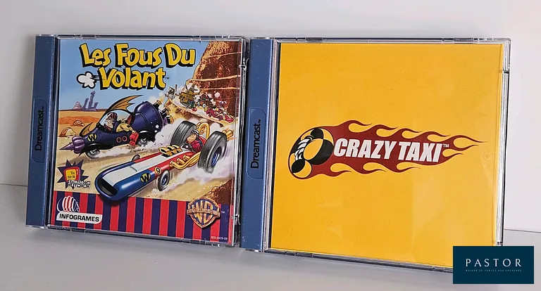 SEGA - DREAMCAST. Lot de 2 jeux Dreamcast : Crazy Taxi et Les Fous du Volant. Complet avec boite, notice et CD. TBE. Course