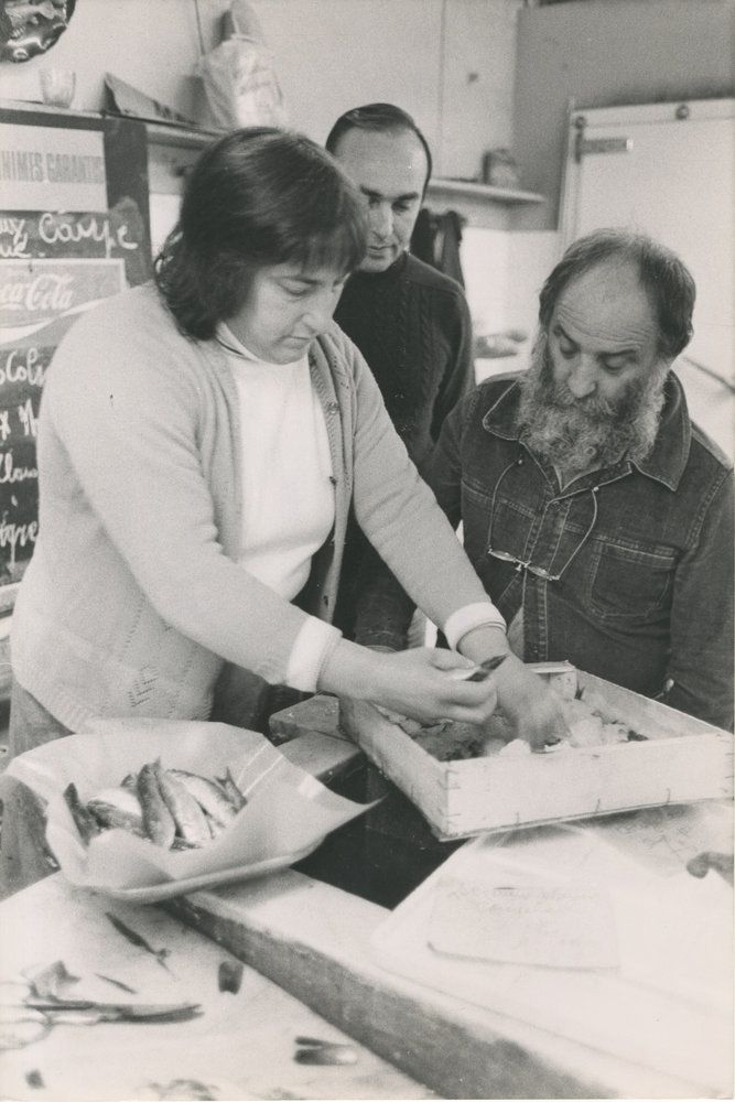 Walter Carone (1920-1982) César au marché de Roquefort 3, juin 1978 Tirage argentique RC Format 30x20cm Cachet de l&rsquo;agence Parfait état Expédition obligatoire, jusqu&rsquo;à 5 Lithographies dans votre colis pour 14,76€ TTC en France Métropolitaine, et 29,64€ TTC pour l&rsquo;Europe