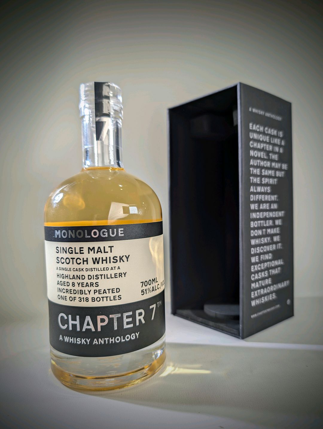 Chapter 7 Monologue Highland 2014 Single Malt 8 ans Rum Cask Finish.Un embouteillage indépendant exceptionnel et très rare de la série Monologue, issu d&rsquo;une distillerie des Highlands non divulguée. Vieilli pendant 8 ans en fût de rhum.