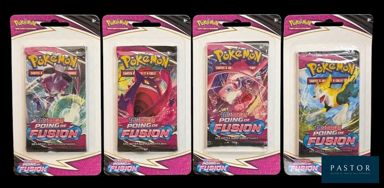 Réunion de 4 boosters Pokémon sous blisters scellés.
Série du bloc Épée&Bouclier : Poing de Fusion (EB08).
Artset présent, en français.
