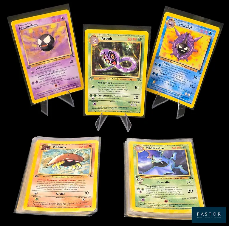 Full set Pokémon de 32 cartes de la série Fossile édition 1 - Communes et Peu communes. 
Cartes en état  global Très Bon, en français.
Livrées sous bulles.