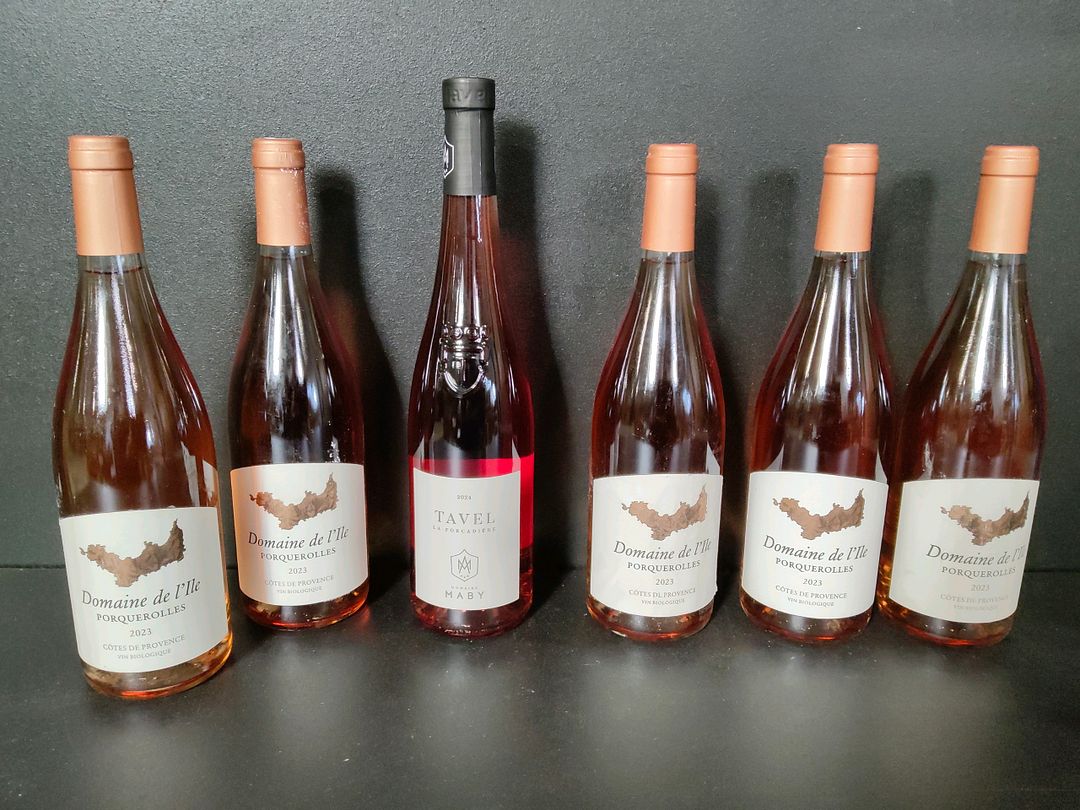 Lot de 6 bouteilles de vin rosé : 5 Domaine de l&rsquo;île Porquerolles 2023 et 1 Domaine Maby Tavel La Forcadière 2024