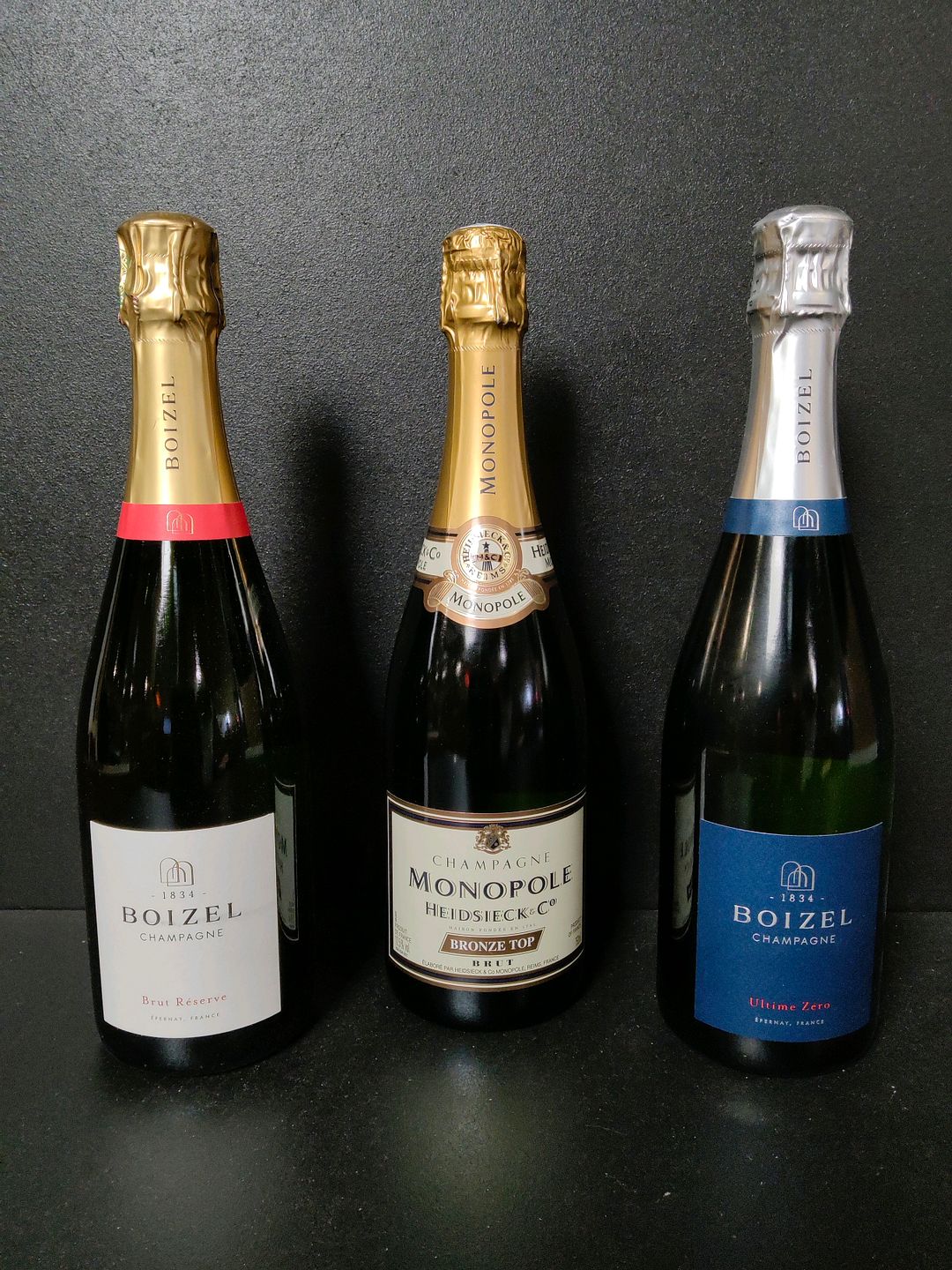 Lot de 3 bouteilles de champagne : 1 Boizel Ultime Zero, 1 Boizel Brut Réserve, 1 Heidsieck Monopole Bronze Top