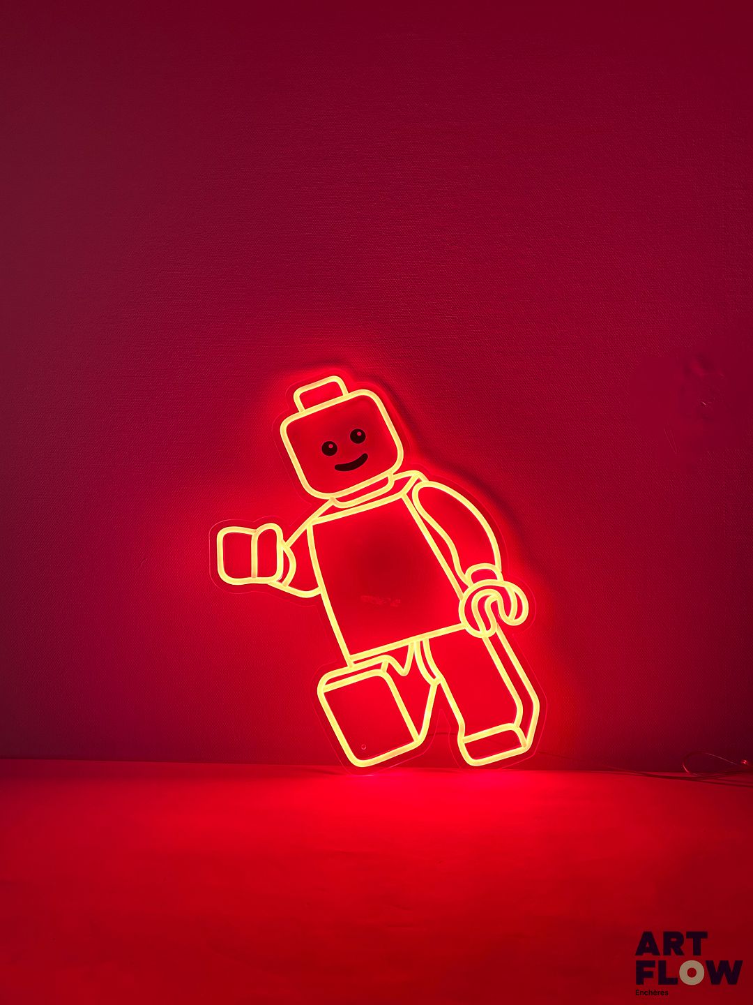 Enseigne lumineuse Lego rouge Dimensions : 53 x 38 cm Fonctionnelle