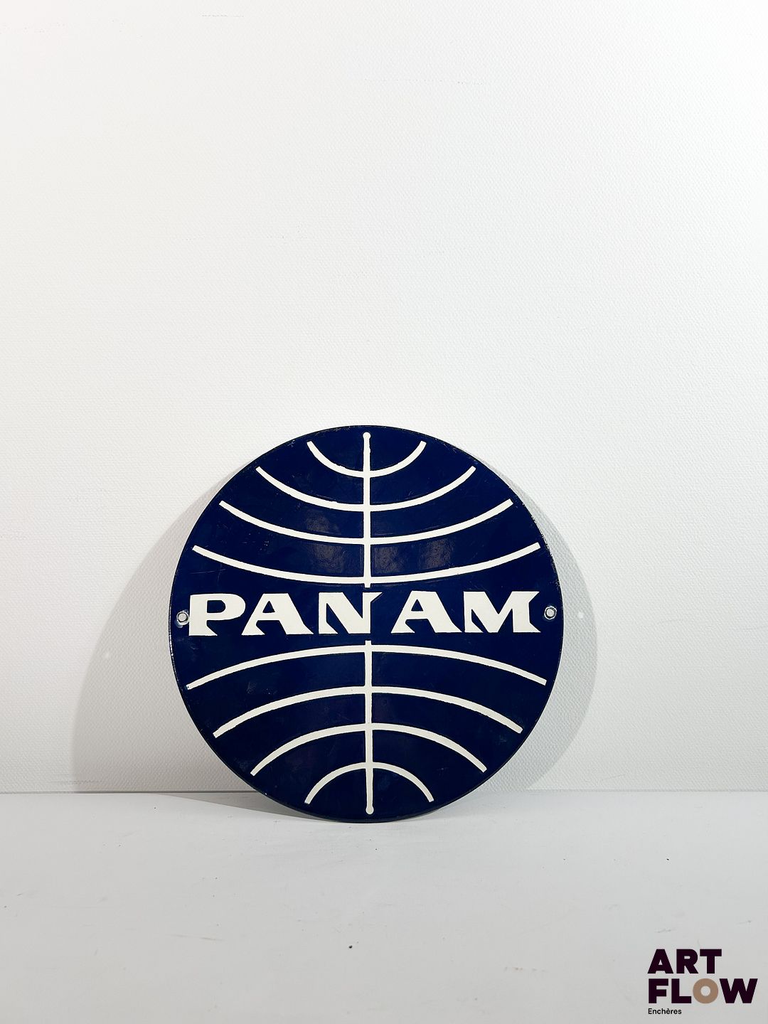 Plaque émaillée ronde d'après Panam Diamètre : 30 cm Petits éclats et traces de rouille