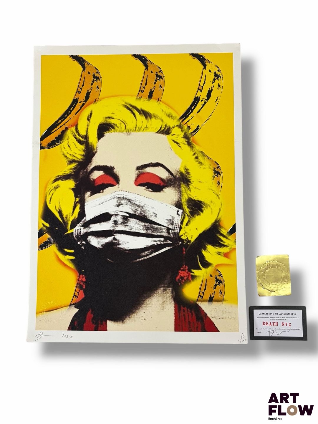 Death NYC Face Mask Monroe, 2020 Tirage sur papier aquarelle texturé. Signée, datée et numérotée 71/100. Avec certificat d'authenticité signé par l'artiste et un autocollant embossé. Édition limitée à 100 exemplaires Dimensions : 45 × 32 cm Très bel état général