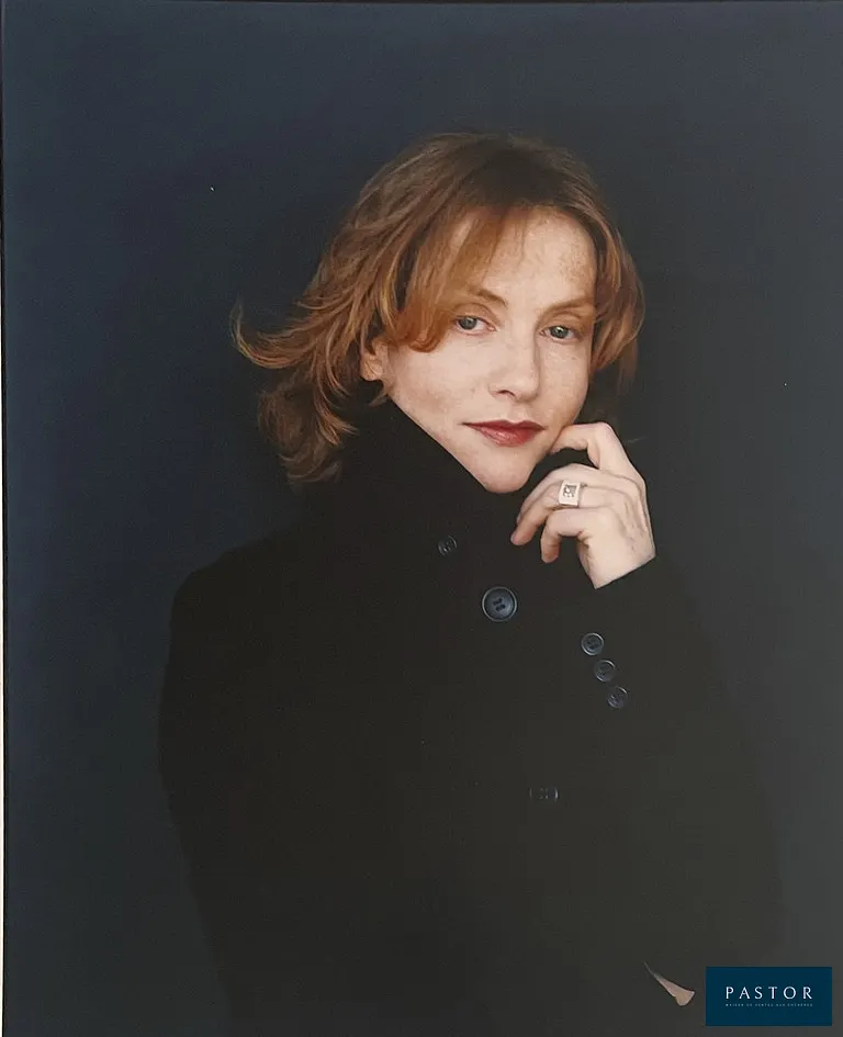 Photographe anonyme
Isabelle HUPPERT

  
  Portrait de l'actrice française, c. 2010
  Tirage argentique couleur sur papier kodak
  40.5 x 30.5 cm


Expédition obligatoire, jusqu'à 5 Lithographies dans votre colis pour 14,76€ TTC en France Métropolitaine, et 29,64€ TTC pour l'Europe