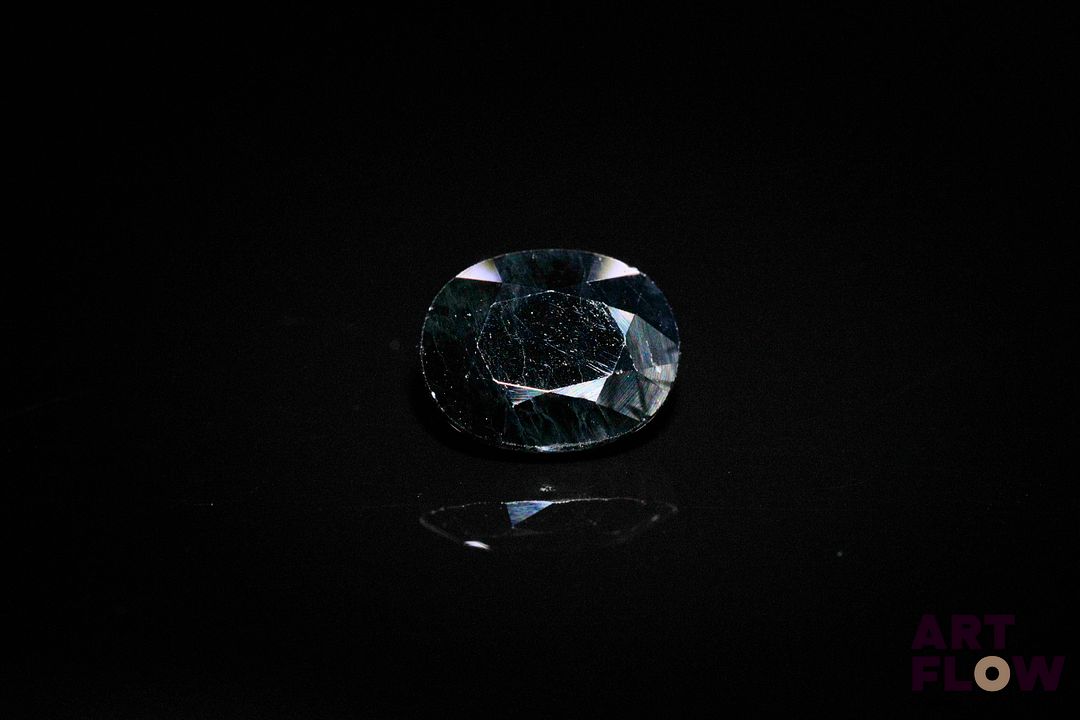 Saphir ovale. 4.28 cts. 10.0mm x 8.0mm
