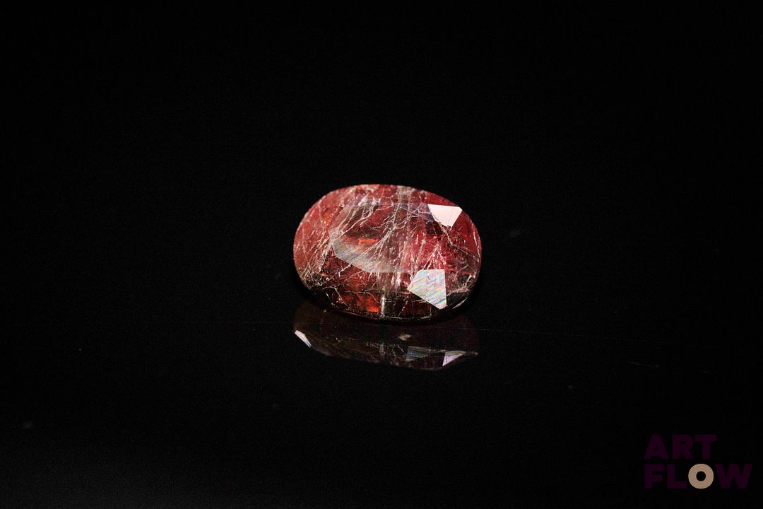 Tourmaline brune rose ovale. Inclusions. 2.07 cts. 9.0mm x 7.0mm