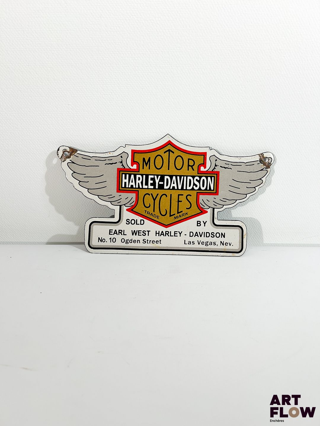 Plaque émaillée d'après Harley Davidson - small Wings Dimensions : 14 x 25 cm Petits éclats et traces de rouille - moderne