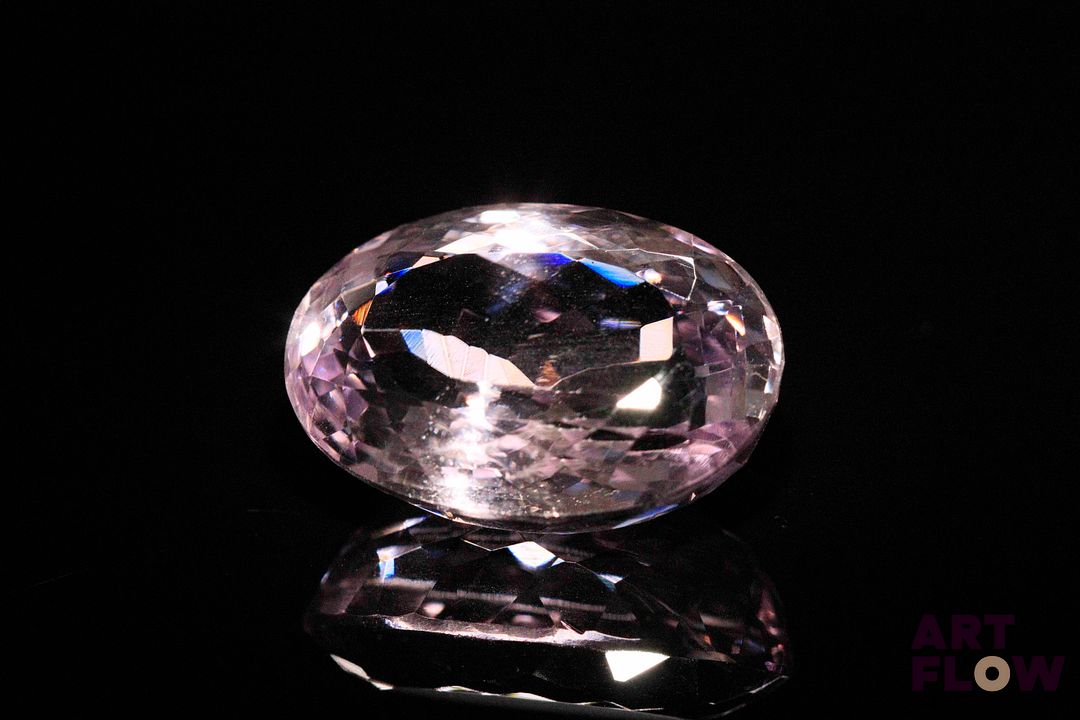 Importante améthyste ovale. Belle couleur. 34.35 cts. 25.0mm x 17.0mm