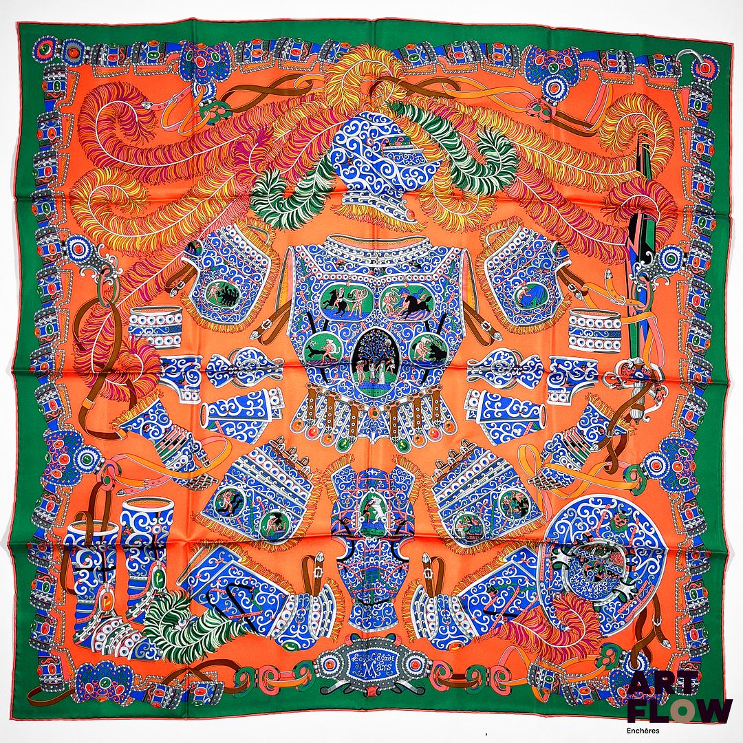 HERMES Modèle "Sous l'égide de Mars" Carré en twill de soie dessiné par Pierre Marie. 90 x 90 cm Dans ses plis d'origine